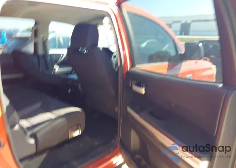 2017 Toyota Tundra Sr5 5.7L V8 из США, поврежденный, VIN 5TFEW5F19HX228776